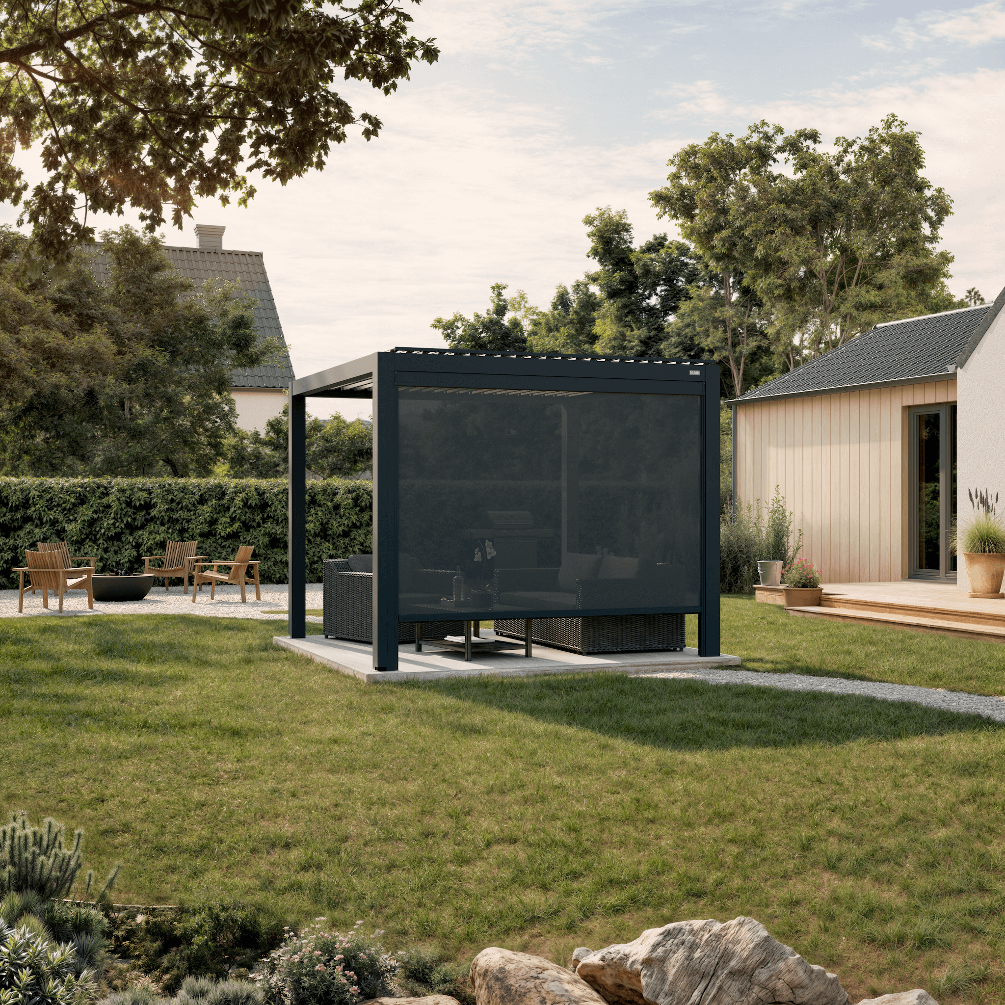 Manual retractable side screen, 10' in anthracite, on an aluminum pergola