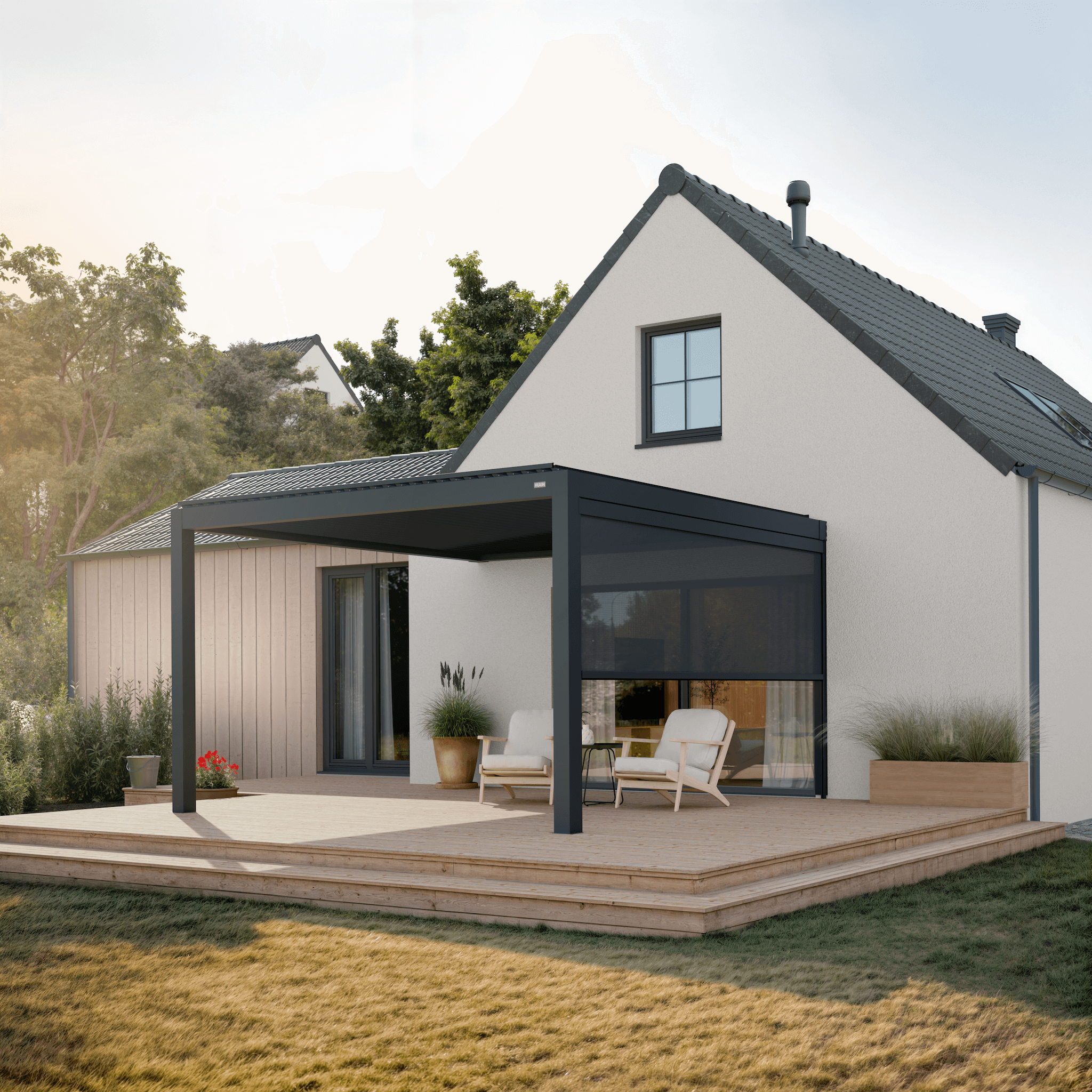Manual retractable side screen, 13' in anthracite, on an aluminum pergola